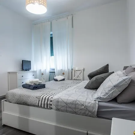 Апартаменты Moon River House