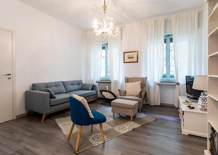 Апартаменты Moon River House *