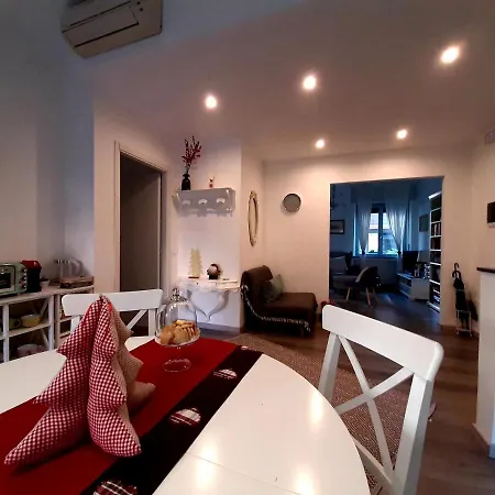 Moon River House דירה *
