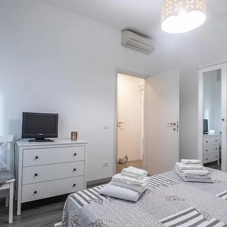 דירה Moon River House